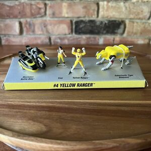 Micro Machines Mighty Morphin Power Rangers Set #4 Yellow Ranger Trini